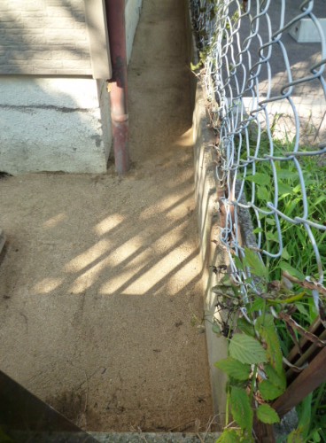 固まる土施工で草抜き作業から解放される寝屋川市のお宅